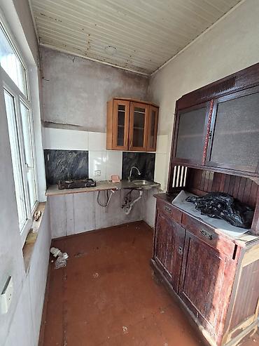 astara ev satılır: 4 otaqlı, 120 kv. m, Orta təmir — 5
