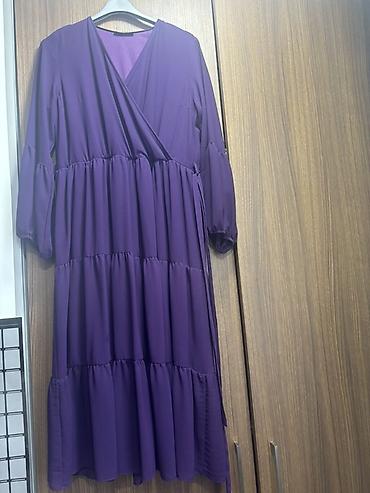 Платья: M/L razmer. Bənövşəyi rəngli qadın paltarı - Model: kəsişən V-yaxa — 2