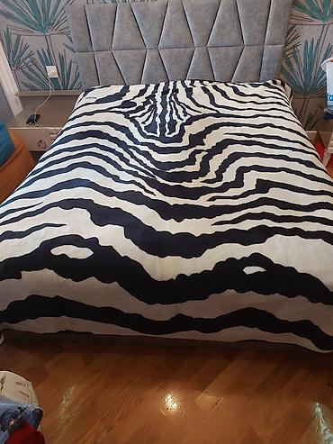 Zebra naxışlı iki nəfərlik yataq örtüyü/plaid - Rəng: qara-ağ zebra