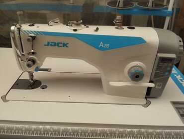 не рабочем состоянии: Тигүүчү машина Jack, Жарым автоматтык