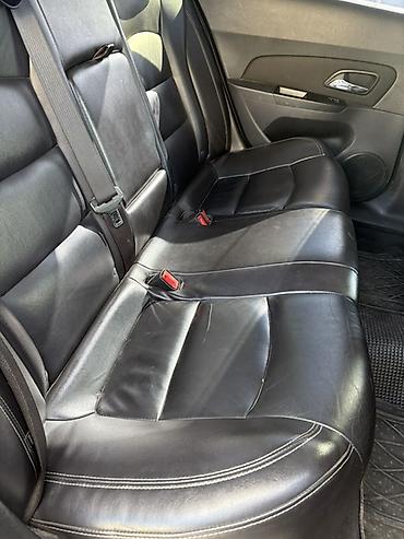 tra: Chevrolet Cruze: 1.4 l | 2013 il 297549 km Sedan — 8