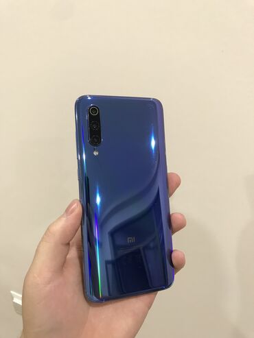 все телефоны alcatel one touch: Xiaomi, Mi 9, Б/у, 64 ГБ, 2 SIM