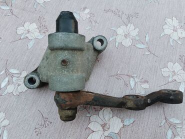 Auto delovi: Nosač spona Lada 7 Riva br. 1 i 2. Polovno, očuvano, sa ležajevima — 2