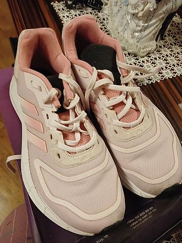 qacis ucun qadin krosovkalari: Məhsul: Qadın qaçış/krossovka Brend/model: Adidas (loqolu altlıq) — 1