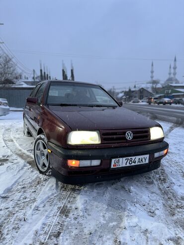 Volkswagen: Volkswagen Vento: 1984 г., 1.8 л, Механика, Бензин, Седан