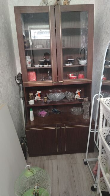 ön oturacaqlar: Açılan, 4 qapılı Düz dolab, Servant