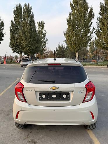 sea doo: Chevrolet Spark: 2017 г., 1 л, Автомат, Бензин, Хэтчбэк — 7