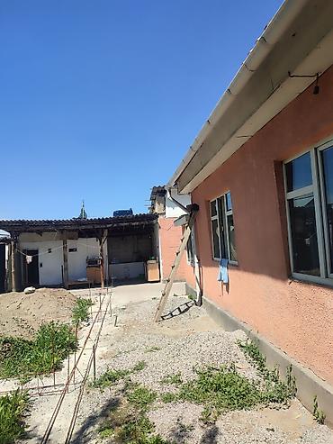 Недвижимость: Продаётся частный одноэтажный дом с большим двором и хозяйственными — 5