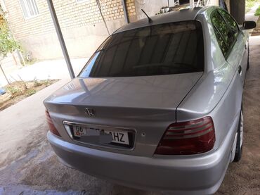 нексяа 2: Honda Accord: 2001 г., 2 л, Механика, Бензин