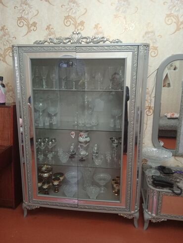 столы и стулья для гостинной цены: Klassik üslubda qonaq otağı mebel dəsti. Təcili satılır. Dəst