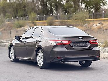 Продажа авто: Toyota Camry: 2017 г., Автомат, Гибрид, Седан — 6