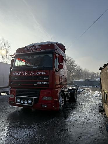 Тягачи: Тягач, DAF, 2002 г., Тентованный — 1