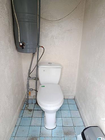 Продажа полдома: Сдаю. дом в районе 4 гор.больницы. Количество комнат 2 Площадь:42м2 — 15