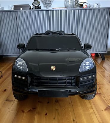maşınlar uşaq üçün: Porsche cayenne 4 matorlu usaq masini Original Porsche logosu Usb