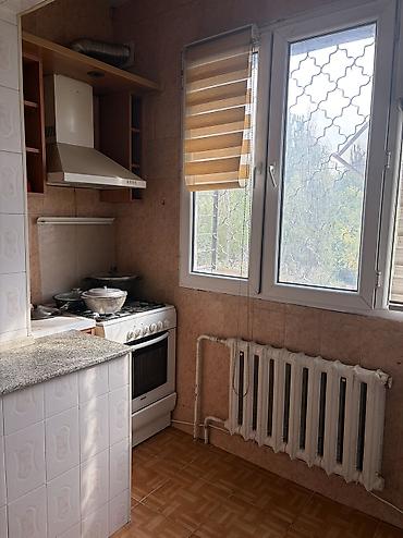 Батирлер: 3 бөлмө, 8-мкр Риелтор, Жаныбарлары жок, 1 жылдан баштап, Толугу менен эмереги бар — 8