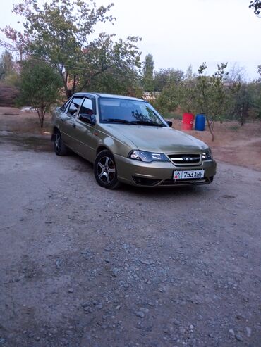 купить маленькую машину для женщины: Daewoo Nexia: 2010 г., Седан