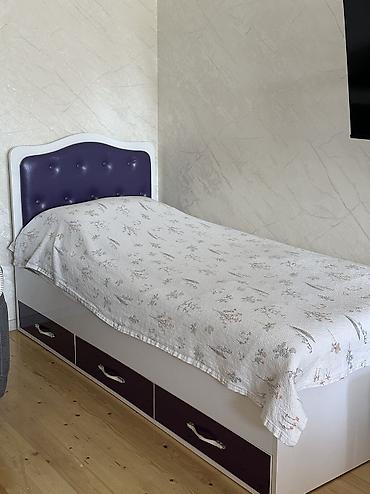 tek kiravatlar: Oğlan və qız üçün, İşlənmiş, Çarpayı, Matras ilə, Siyirməli — 1