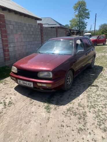 Volkswagen: Продается подержанный автомобиль Volkswagen Golf III бордового цвета
