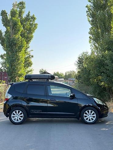 Honda Fit: 2009 г., 1.3 л, Автомат, Бензин, Хэтчбэк — 4