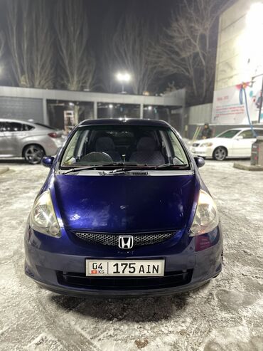 срочно продаю хонда серви: Honda Fit: 2003 г., 1.3 л, Вариатор, Бензин, Хетчбек