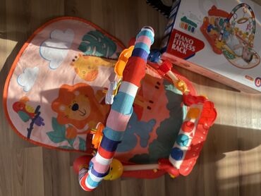 Игрушки: Развивающий коврик с пианино для малышей с 1 месяца до 1,5 годика в
