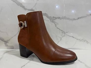 Gležnjače: Ženske zimske čizme – više modela - Topla crna čizma od brušene kože — 25