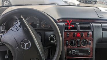 Mercedes-Benz: Mercedes-Benz E 200: 2001 г., 2 л, Автомат, Бензин, Седан