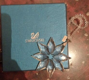 20 yanvar sekilleri yukle: Swarovski kristal asma – “Qar dənəsi” (2024) - Brend: Swarovski