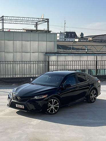 Toyota Camry: 2020 г., 2.5 л, Автомат, Бензин, Седан
