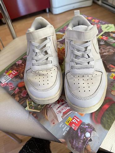 Uşaq dünyası: Rəng - Ağ Krossovkalar, Nike, Ölçü: 33, Uniseks — 1