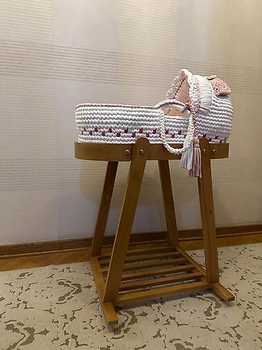 Uşaq dünyası: Təp-təzədir! Uşaq içində ümumiyyətlə yatmayıb. 🧵 Beşik əl işidir – 110 — 1
