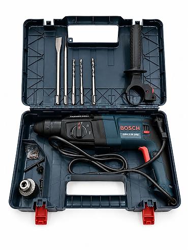 deşən: Bosch GBH 2-26 DRE SDS-Plus peforatordur. Əsas xüsusiyyətləri: 🔧 Güc — 1