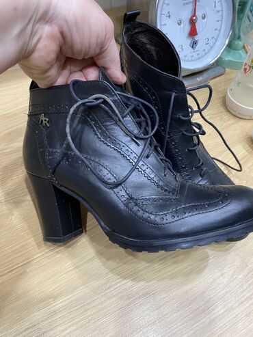 Gležnjače: Gležnjače, Antonella Rossi, 38 — 8