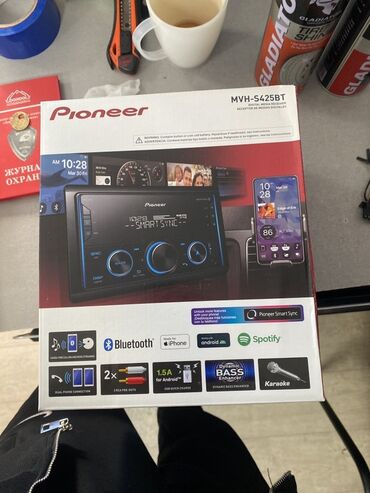 органайзер для телефонов: Автомагнитола Pioneer MVH-S425BT — цифровой медиа-ресивер формата 2