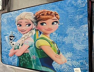 Peškiri: Staza stitch, mario, frozen, minie patrolne sape. 80x120cm
Cena — 7