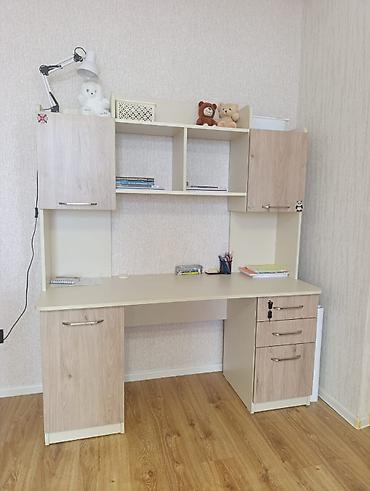 kompüter masasi: Yazı masası satılır. Az istifadə olunub, vəziyyəti yaxşıdır (şəkildə — 1