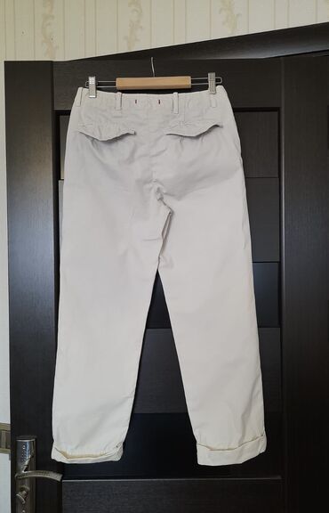 Əlcəklər: Zara chino şalvar. etiketinde 32 razmerdir ama kiçik dar model deyil — 23