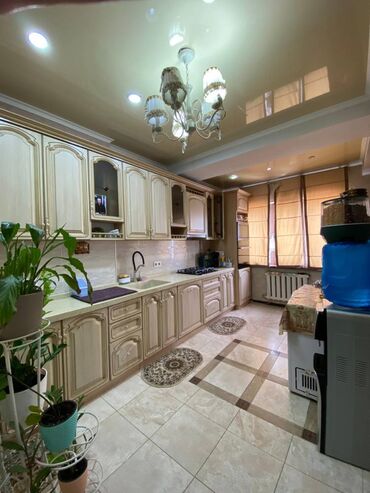 снять дом для мероприятий: 5 и более комнат, 227 м², Элитка, 9 этаж, Старый ремонт