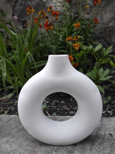 Vazalar: Bir vaza — 3