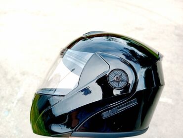 диски мотоцикл: Шлем Чёрный со встроенным тонированными очками. адрес Бишкек