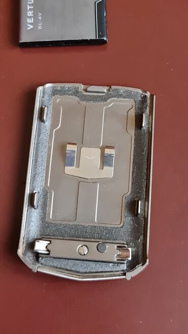 Ostali mobilni telefoni: Telefon vertuborginal, veoma skup model, ide bez punjaca,nemam punjac na lalafo.rs — 11 Ostali mobilni telefoni: Telefon vertuborginal, veoma skup model, ide bez punjaca,nemam punjac — 11