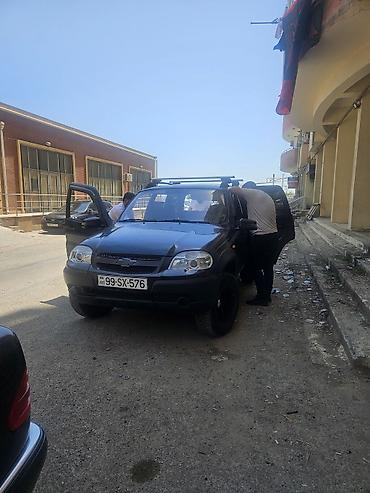 naxcıvan avtomobil elanları: Chevrolet Niva, qara metalik rengli (bow kuza mator senedli) — 1