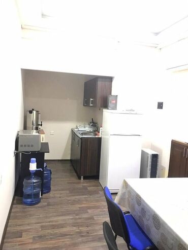 Ofislər: Nəsimi rayonu, 28 may metrosu yaınlığında, Səməd Vurğun bağına yaxın — 10