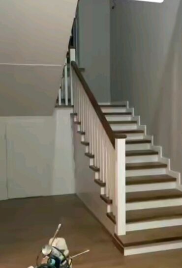 Pilləkən məhəccərləri: Taxta və metaldan hazırlanmış bu müasir pilləkən müxtəlif interyerlər — 16