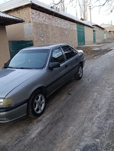 Opel: Opel Vectra: 1994 г., 1.6 л, Механика, Бензин