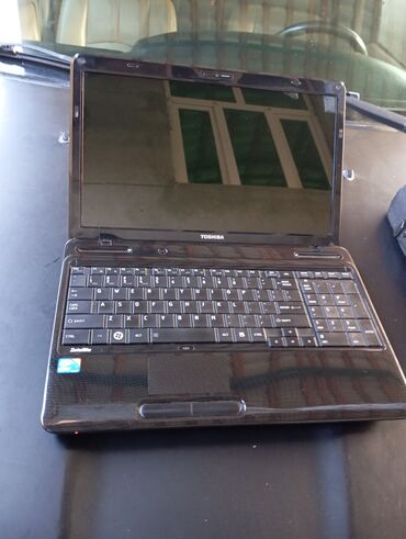 Toshiba: Toshiba, 15.6 ", Intel Core i3, 256 GB — 7