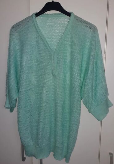 Bluze: Bluza velicina l rasprodaja zato su te cene na lalafo.rs Bluze: Bluza velicina l rasprodaja zato su te cene