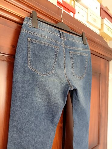Ostale pantalone: POVOLJNO, SUPER MODERNE kapri farmerke C&A od elastičnog džinsa — 5