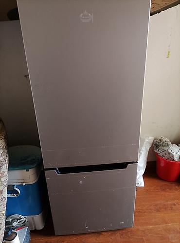 mini refrigerator: Холодильник двухкамерный, нижняя морозильная камера. Особенности: - — 2
