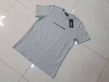 bershka muske majice: Short sleeves T-shirt, S (EU 48), Hugo Boss, color - Grey, Cotton